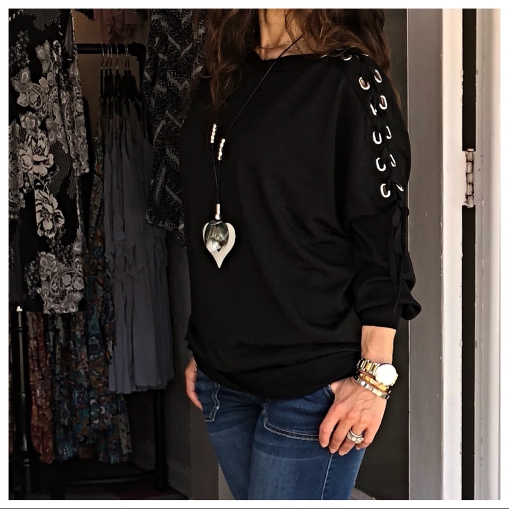 ✨LAST ONE✨PARIS Black Side Tie trim detail sweater - Picture 2 of 6